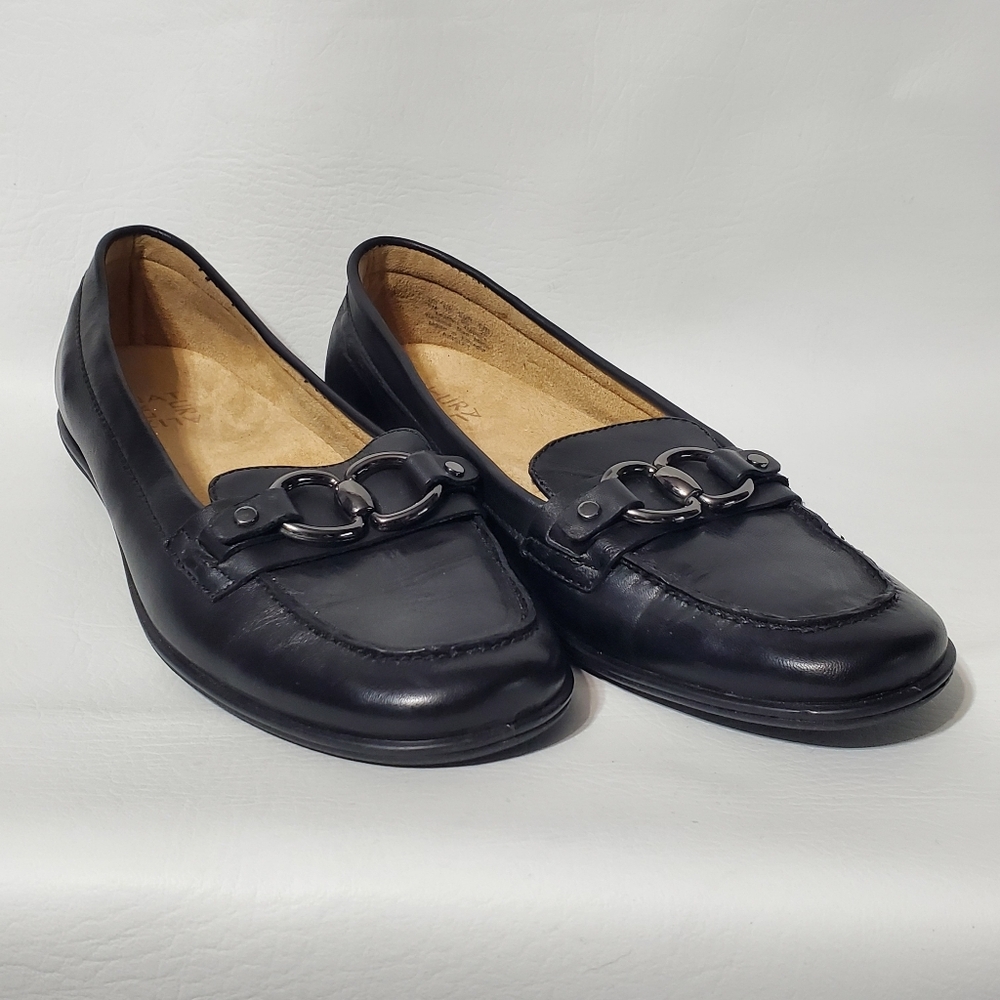 NWOT Naturalizer Black Leather Upper Flats with Chain Detail Size 9